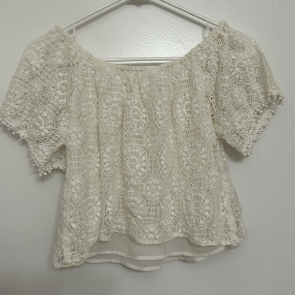 Women’s Lace Off the Shoulder Top - Picture 3 of 4